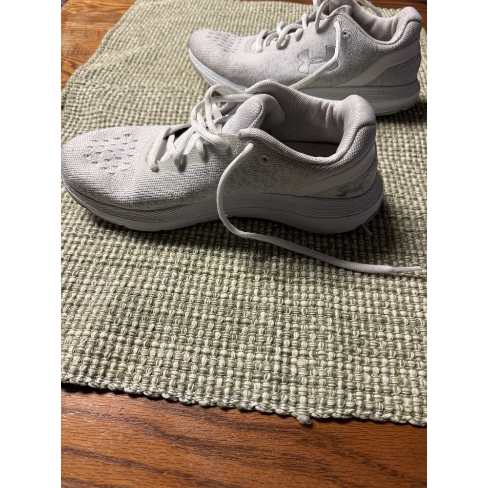 Underarmour Women's Charged Impulse Knit Sneakers Light Grey And‎ White Size 7.5